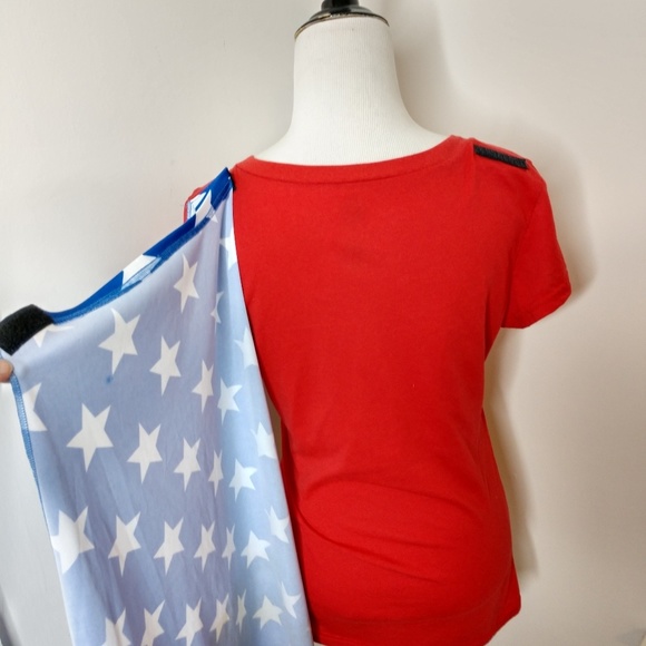 DC Comics Wonder Woman T-Shirt w/ Cape - Picture 4 of 5